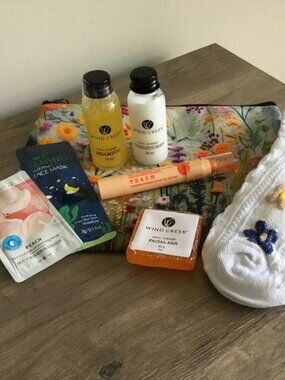 7 Pc Beauty Bag-Cosmetic Bag,Shampoo,Conditioner,Lip Balm, Face Bar,Masks,Socks